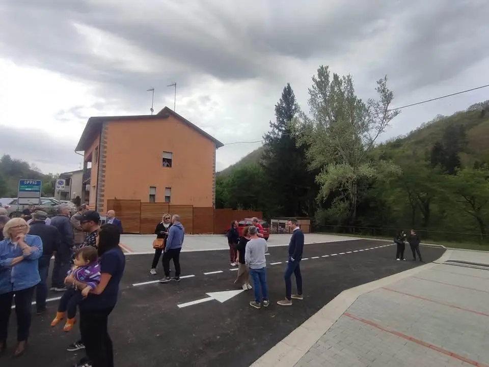 68330171-7aad-4c9a-a661-80092e5b392e