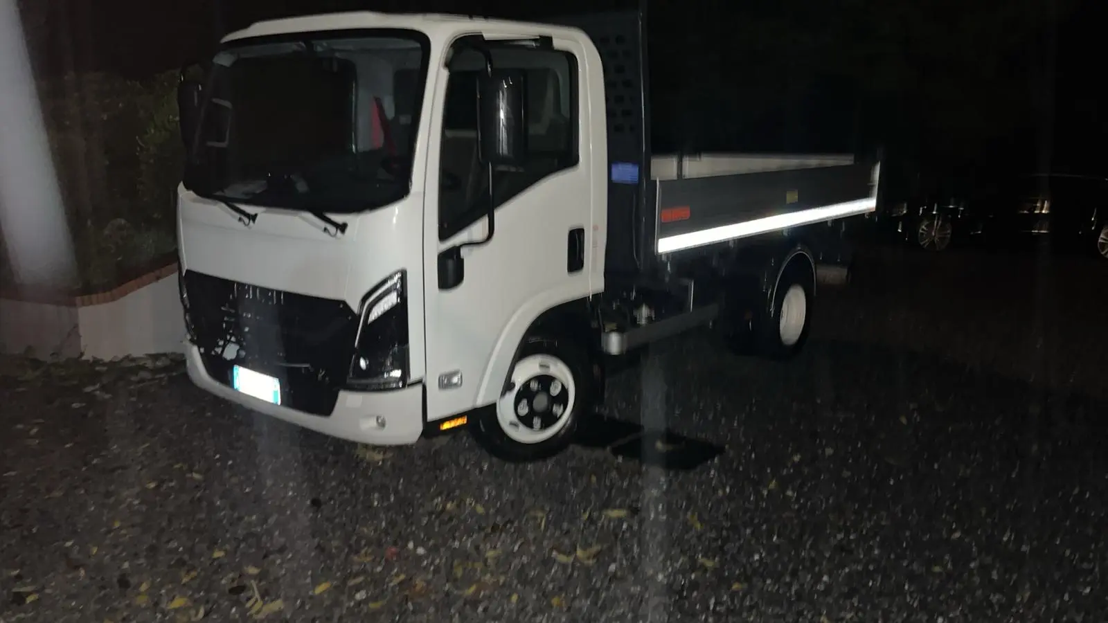 Camion Isuzu portata utile 30 q.li